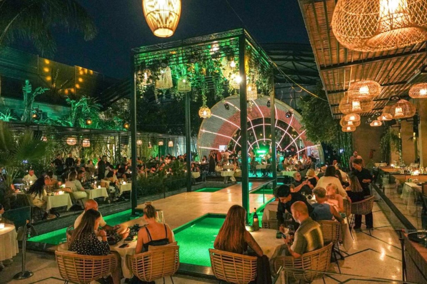 La Nuit du Destin — dîner sous les lumières
