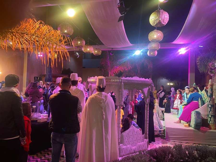 Dîner de gala et cérémonie aux lumières festives